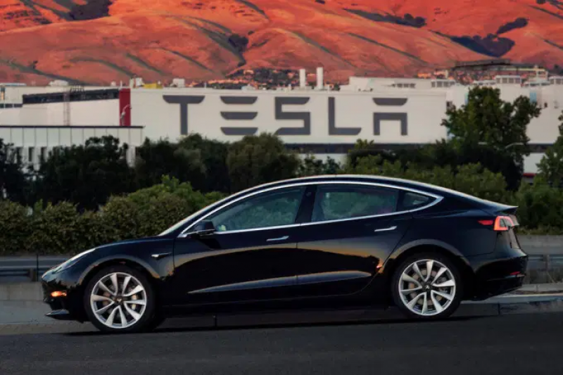 Mais valiosa do que Ford, Tesla chega a 1 milhão de carros elétricos